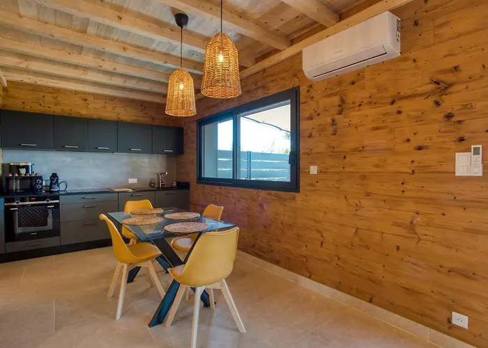 Le Pech Eternel - Acacias *